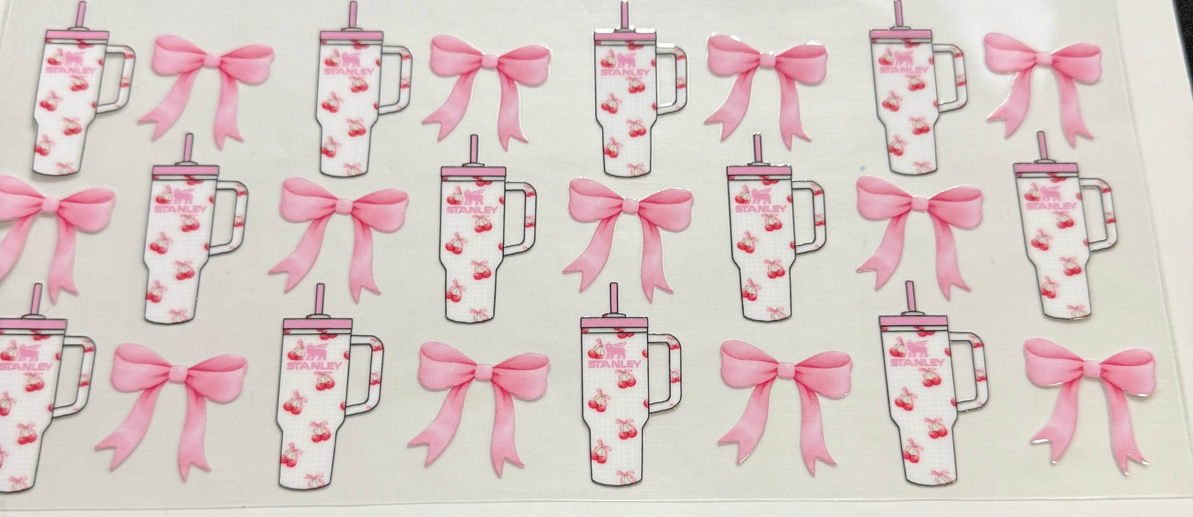 358 Cups and bows