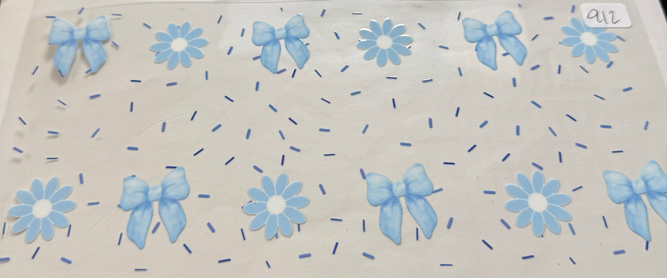 912 Flowers and bows