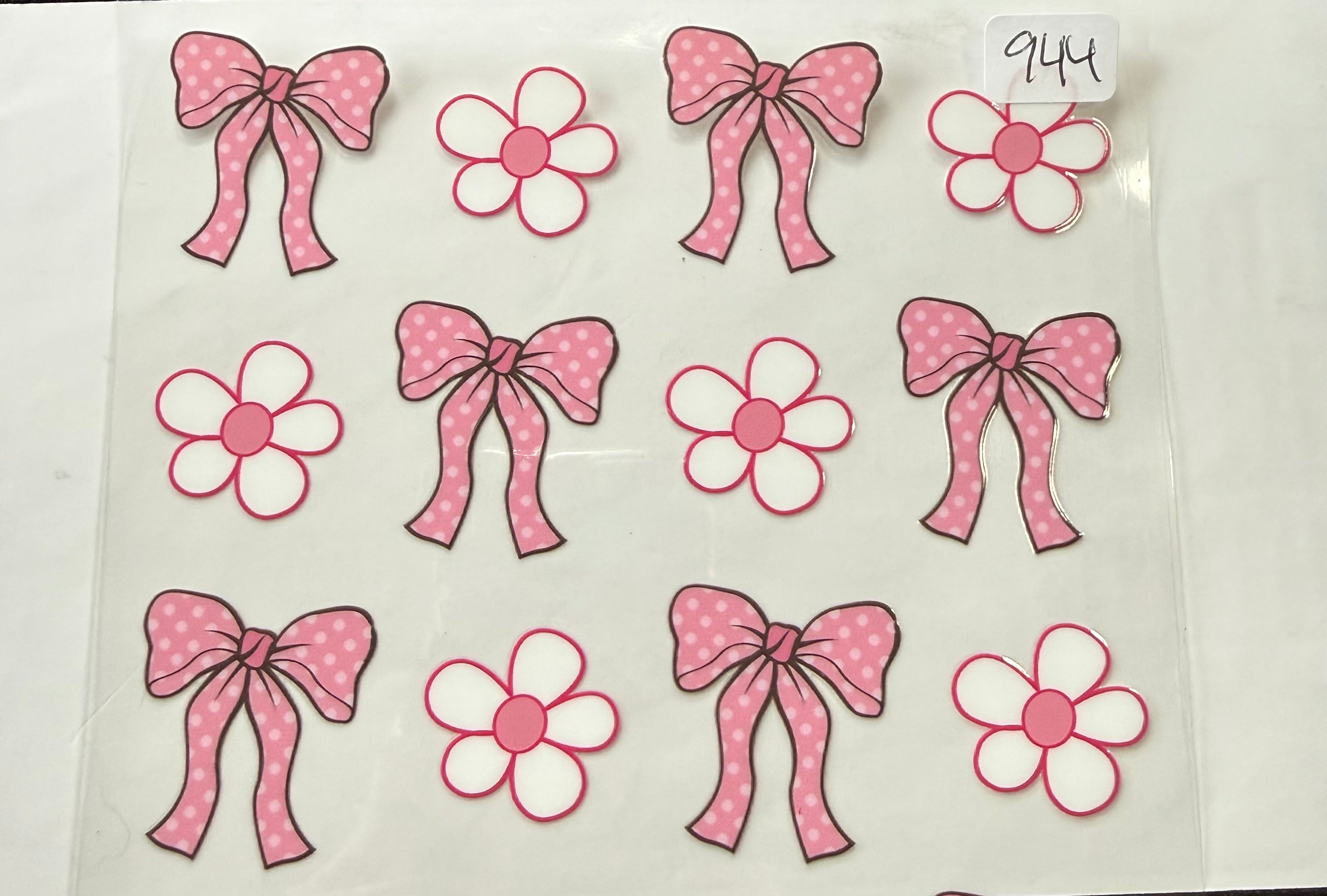 944 bows and flowers